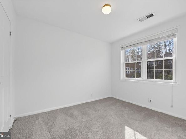 4617 28TH Road S B, Arlington VA 22206