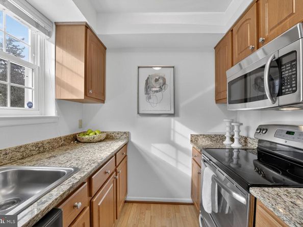 4617 28TH Road S B, Arlington VA 22206