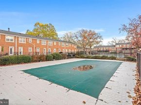 4617 28TH Road S B, Arlington VA 22206