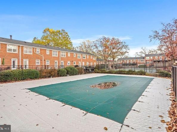 4617 28TH Road S B, Arlington VA 22206