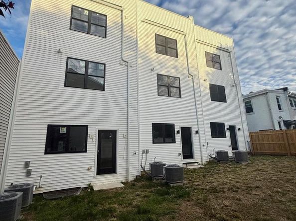 303 Fountain Street, Philadelphia PA 19128