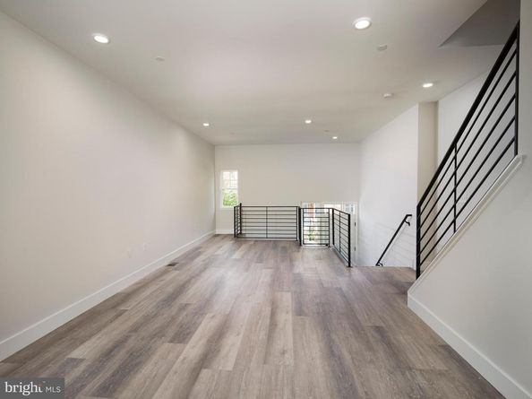 303 Fountain Street, Philadelphia PA 19128