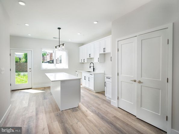 303 Fountain Street, Philadelphia PA 19128