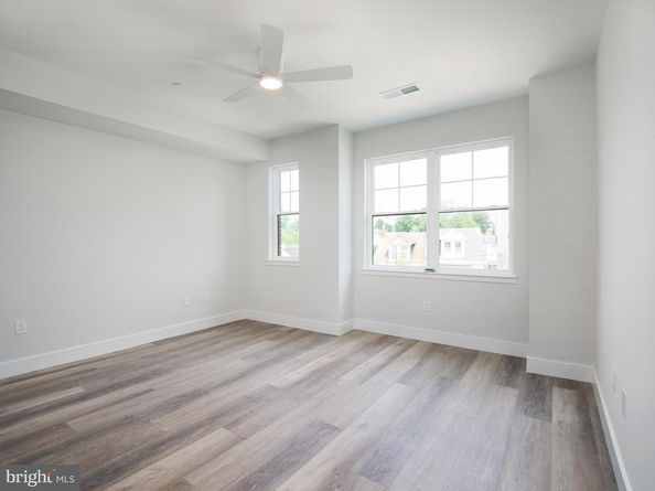 303 Fountain Street, Philadelphia PA 19128