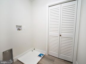 303 Fountain Street, Philadelphia PA 19128