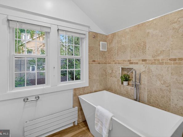 5241 42nd Street NW, Washington DC 20015