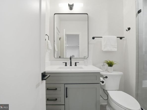 612 Gibson Circle SW, Vienna VA 22180