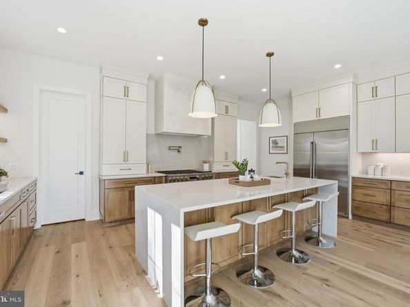 612 Gibson Circle SW, Vienna VA 22180