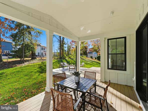 612 Gibson Circle SW, Vienna VA 22180