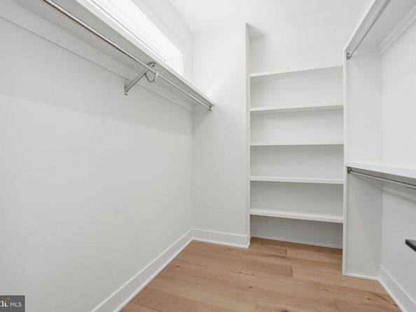 612 Gibson Circle SW, Vienna VA 22180