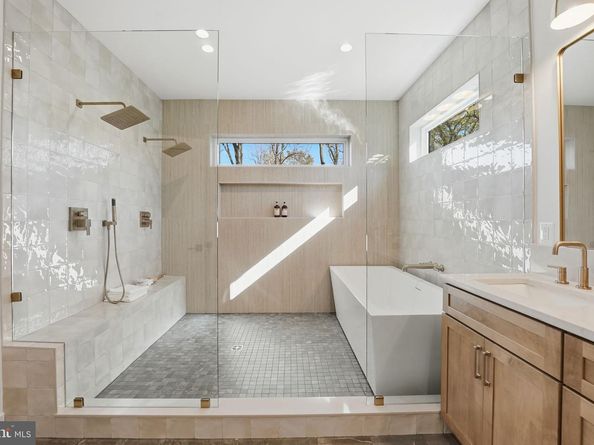 612 Gibson Circle SW, Vienna VA 22180