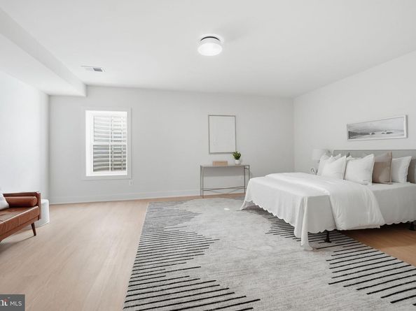 612 Gibson Circle SW, Vienna VA 22180