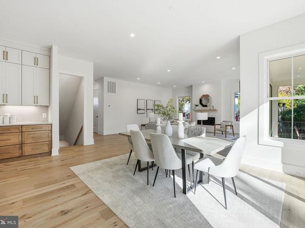 612 Gibson Circle SW, Vienna VA 22180