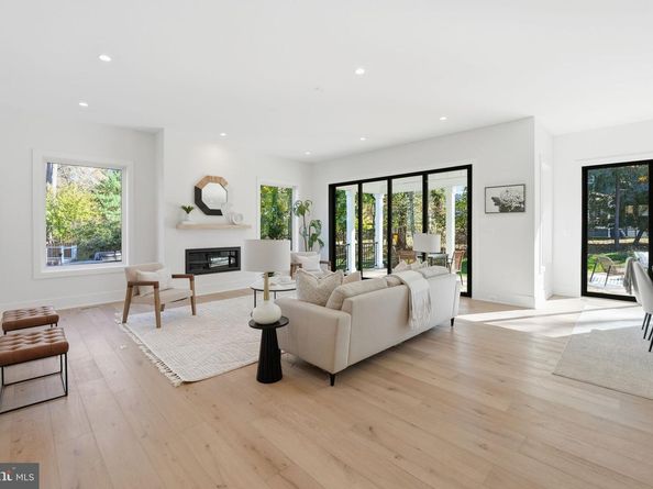 612 Gibson Circle SW, Vienna VA 22180