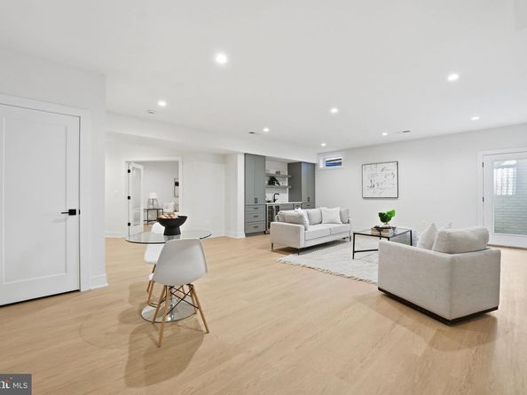 612 Gibson Circle SW, Vienna VA 22180