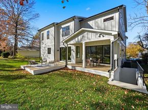 612 Gibson Circle SW, Vienna VA 22180