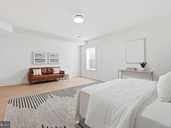 612 Gibson Circle SW, Vienna VA 22180