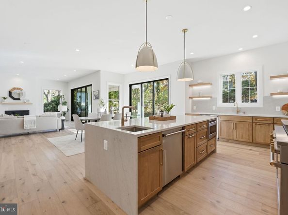 612 Gibson Circle SW, Vienna VA 22180