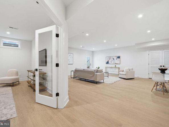 612 Gibson Circle SW, Vienna VA 22180