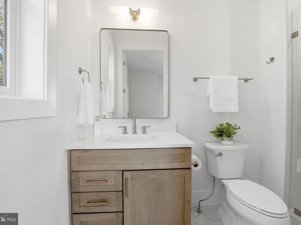 612 Gibson Circle SW, Vienna VA 22180