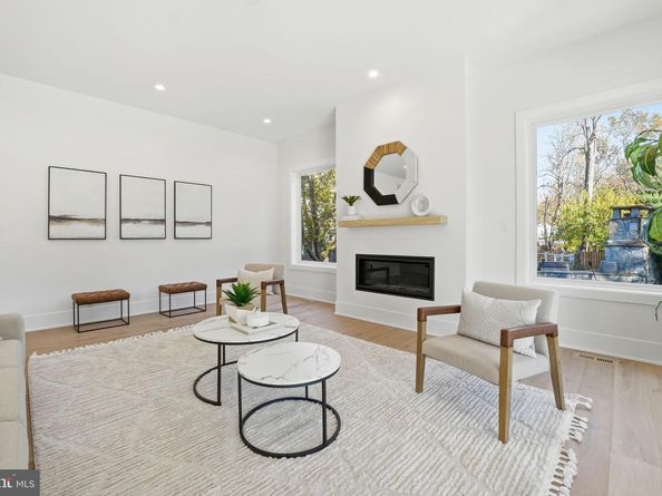 612 Gibson Circle SW, Vienna VA 22180