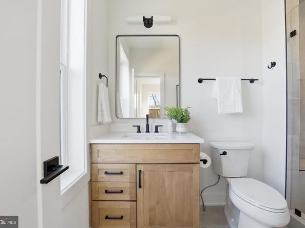 612 Gibson Circle SW, Vienna VA 22180