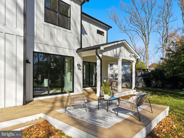 612 Gibson Circle SW, Vienna VA 22180