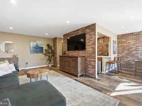 4390 Lorcom Lane 402, Arlington VA 22207