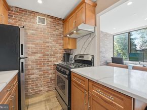 4390 Lorcom Lane 402, Arlington VA 22207