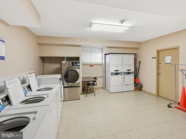 4390 Lorcom Lane 402, Arlington VA 22207