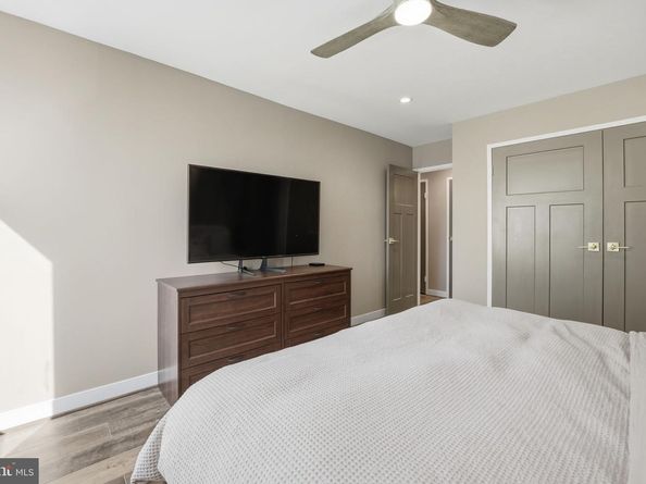 4390 Lorcom Lane 402, Arlington VA 22207