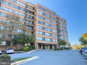 4390 Lorcom Lane 402, Arlington VA 22207