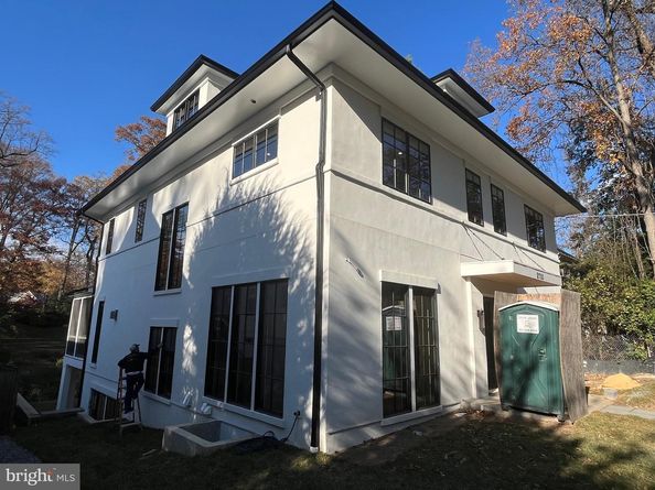 2733 Chesapeake Street NW, Washington DC 20008