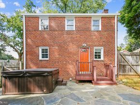 965 N Kentucky Street, Arlington VA 22205