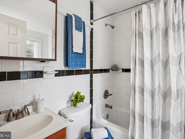 965 N Kentucky Street, Arlington VA 22205