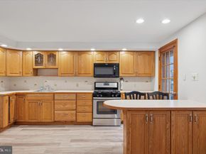 5251 Westpark Lane, Clifton Heights PA 19018