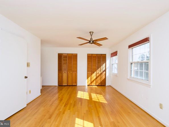 2417 Falls Place Court, Falls Church VA 22043