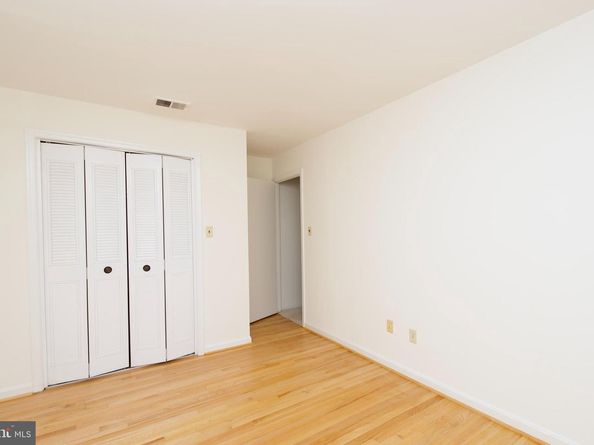 2417 Falls Place Court, Falls Church VA 22043