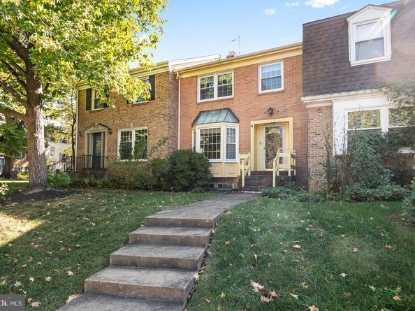2417 Falls Place Court, Falls Church VA 22043