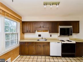 2417 Falls Place Court, Falls Church VA 22043