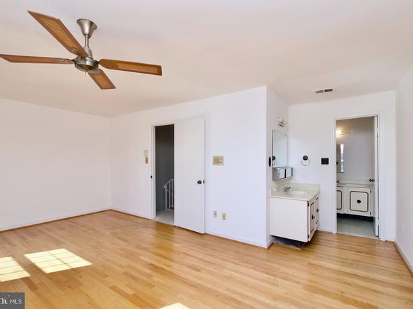 2417 Falls Place Court, Falls Church VA 22043