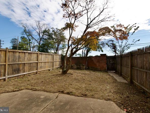 2417 Falls Place Court, Falls Church VA 22043