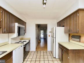 2417 Falls Place Court, Falls Church VA 22043