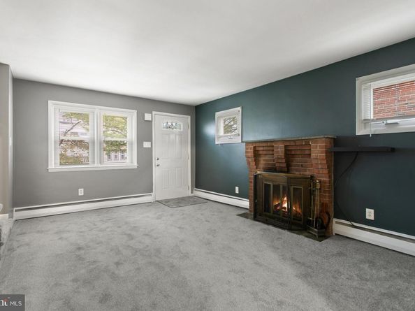 238 Jackson Avenue, Collingdale PA 19023