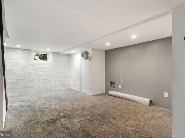 238 Jackson Avenue, Collingdale PA 19023