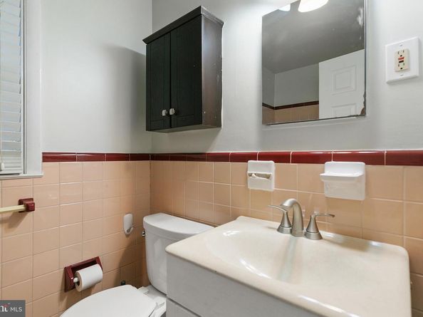 238 Jackson Avenue, Collingdale PA 19023