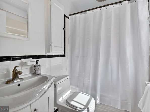 5605 Wood Way, Bethesda MD 20816