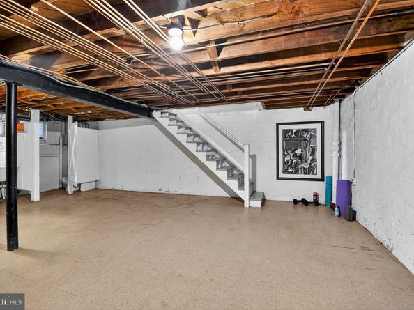 5605 Wood Way, Bethesda MD 20816