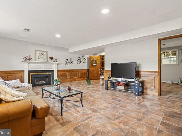 1438 Colleen Lane, Mclean VA 22101