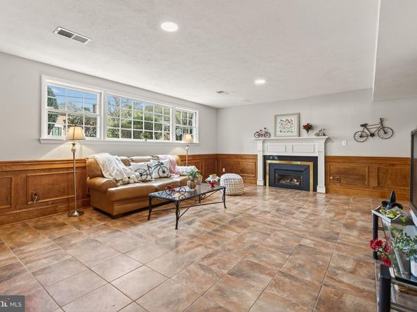 1438 Colleen Lane, Mclean VA 22101